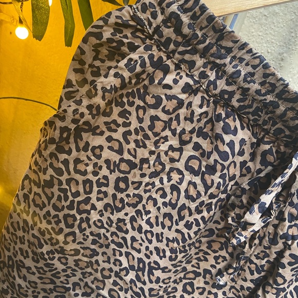 Leopard Print Shorts.Size- XS - Picture 9 of 12